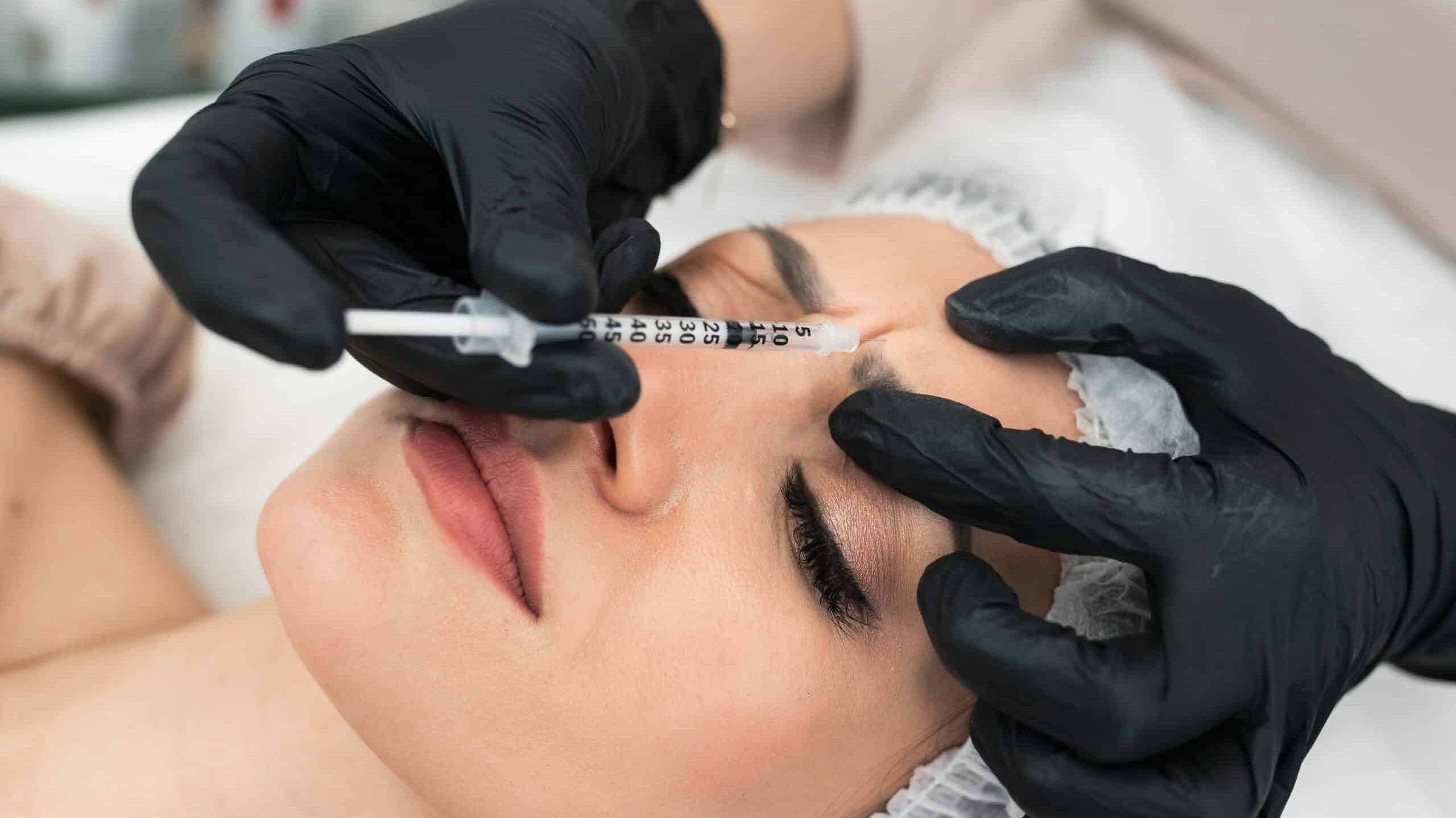 Pourquoi les rides du lion apparaissent-elles entre les sourcils et que révèlent-elles sur l’expression du visage ?