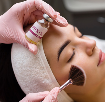 Comment se déroule une séance de peeling PRX-T33 chez IP Clinic ?