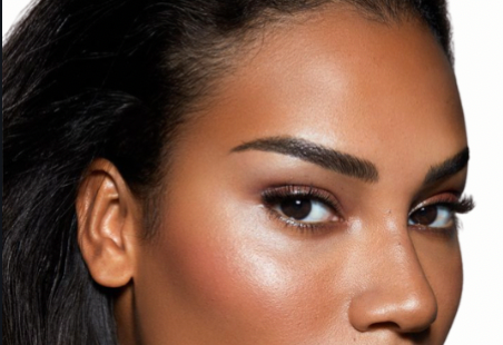Eyebrow Lift : ouvrir le regard en toute subtilité