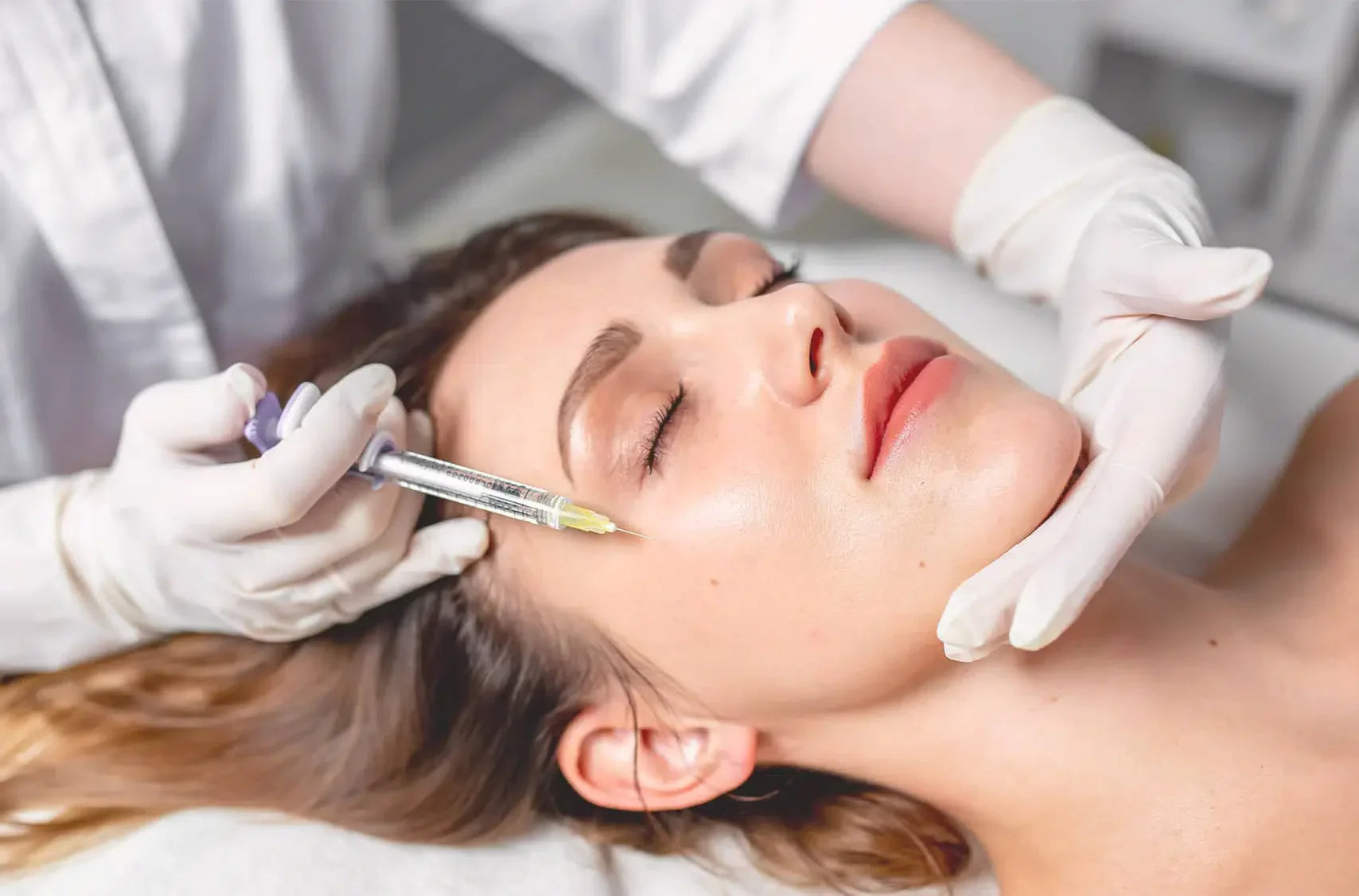 Comment fonctionnent les injections d’acide hyaluronique et à quoi s’attendre après le traitement ?